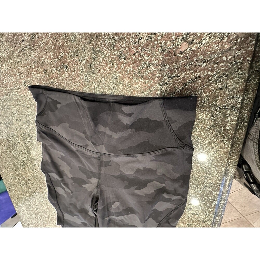 Lululemon Base Pace High-Rise Tight 28" *Brushed Nulux Camo Deep Coal Size 6 - Picture 6 of 12